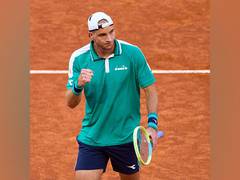 
      
      Struff stuns Stefanos Tsitsipas to reach Madrid Open SFs
      
      