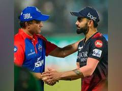 
      
      Virat Kohli, Sourav Ganguly bury the hachet with a handshake
      
      