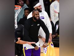 
      
      Lakers defeat Warriors in Game 3
      
      
