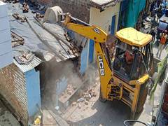 
      
      MP: Illegal properties of two murder accused razed in Ujjain 
      
      