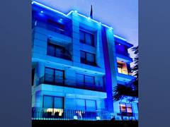 
      
      EU delegation building in India illuminates in EU colours
      
      