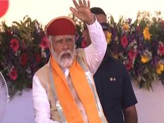 
      
      PM Modi rescues CM Ashok Gehlot amid 