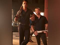 
      
      Sonu Sood welcomes action director Lee Whittaker to team 'Fateh'
      
      