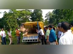
      
      Assam: Vultures affected due to poisoning in Sivasagar released 
      
      