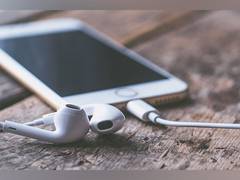 
      
      Background music lowers students' stress, enhance performance
      
      