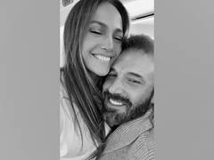 
      
      Ben Affleck kisses Jennifer Lopez at 'The Mother' premiere
      
      