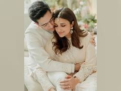 
      
      Parineeti Chopra, Raghav Chadha look perfect in engagement pics
      
      