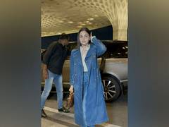 
      
      Alia Bhatt slays denim-on-denim look effortlessly
      
      