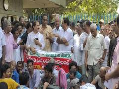 
      
      Visakhapatnam Steel Plant workers' unions stage sit-in protest
      
      