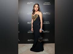 
      
      Cannes 2023: Sara Ali Khan steals attention in black outfit
      
      