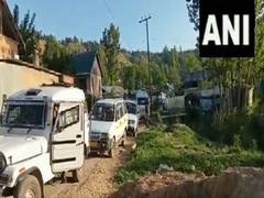 
      
      NIA conducts searches at 15 locations in seven districts of J-K
      
      