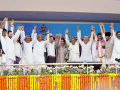 
      
      Siddaramaiah, Shivakumar take oath; BJP says govt will 