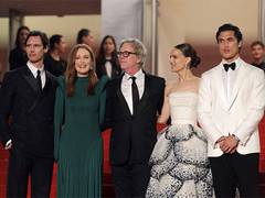 
      
      Cannes 2023: 'May December' receives 6 minute standing ovation
      
      