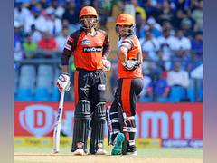 
      
      Vivrant-Mayank's partnership of 140-run power SRH to 200/5
      
      