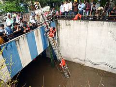 
      
      FIR registered after woman dies in waterlogged underpass
      
      