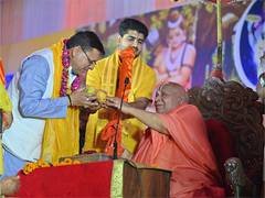 
      
      Uttarakhand: CM Dhami meets Tulsi Peethadhishwar Jagadguru
      
      