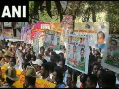 
      
      Cong MLA's supporters protest outside CM Siddaramaiah's residence
      
      
