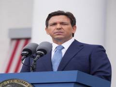 
      
      Ron DeSantis files paperwork for US presidential campaign
      
      