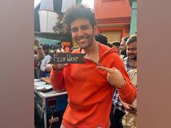 
      
      Kartik Aaryan wraps up 'Satyaprem Ki Katha' shoot
      
      