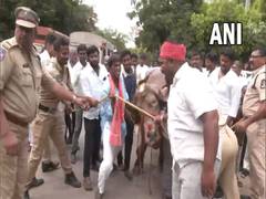 
      
      Members of Yadav community stage protest in Hyderabad
      
      