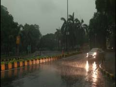 
      
      Delhi witnesses sudden change in weather, receives rainfall
      
      