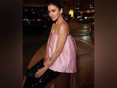 
      
      Cannes 2023: Anushka Sharma slips into pink top for second look 
      
      