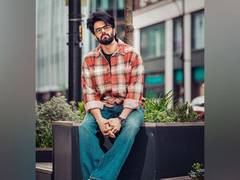 
      
      Maniesh Paul on donning five different looks in 'Rafuchakkar'
      
      