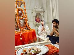 
      
      Sara, Vicky offer prayers to Lord Shiva ahead of 'Zara Hatke...'
      
      