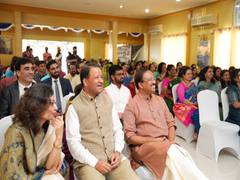 
      
      MoS Muraleedharan interacts with Indian community in Brunei
      
      