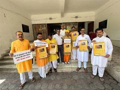 
      
      MP Congress sends delegation to offer 'prayer letter' at Mahakal 
      
      