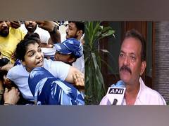 
      
      Madan Lal urges government to resolve wrestlers' issue
      
      