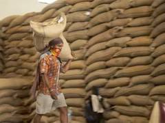 
      
      Centre imposes stock limits on tur, urad dals 
      
      