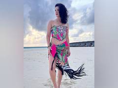 
      
      Sunny Leone enjoys 'Beach time' in Maldives
      
      