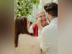 
      
      Parineeti Chopra wishes father on his birthday, pens sweet note
      
      