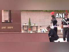 
      
      German Defence Minister lays wreath at National War Memorial
      
      