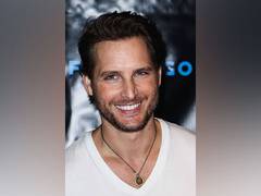 
      
      Peter Facinelli opens up about appearing in 'Twilight' TV series 
      
      