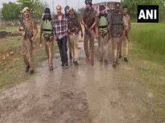 
      
      Atiq's gang aide held with huge cache of guns in UP's Kaushambi
      
      