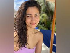 
      
      Alia Bhatt drops her no-makeup look in new selfie
      
      