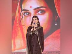 
      
      Heart is filled with positivity: Kriti Sanon on Adipurush event
      
      