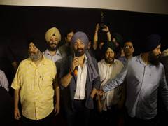 
      
      Sunny Deol recreates iconic dialogue 'Hindustan Zindabad tha...