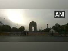 
      
      Delhi wakes up to balmy weather on Sunday morning
      
      