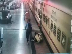 
      
      RPF's woman constable saves passenger from falling under train
      
      
