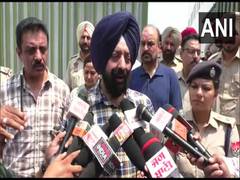 
      
      Punjab: Gang of armed robbers loot Rs 7 cr from Ludhiana firm
      
      