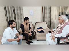 
      
      CM Manohar Lal Khattar gives his best wishes to Manoj Muntashir
      
      