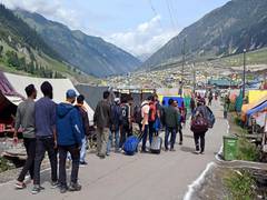 
      
      J-K: LG Sinha reviews arrangements for Amarnath yatra at Nunwan
      
      