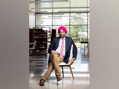 
      
      Ashwinder R Singh's New Book Gets Thumbs Up from Top CEOs
      
      