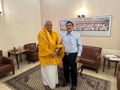 
      
      Chowdary meets Santosh as BJP discusses options in Andhra
      
      