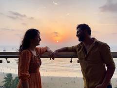 
      
      Vicky Kaushal shares romantic sunset picture with wife Katrina 
      
      