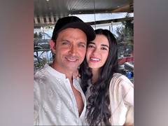 
      
      Saba Azad drops adorable pictures with boyfriend Hrithik Roshan
      
      