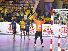 
      
      Golden Eagles edging out Garvit Gujarat in an entertaining encoun
      
      